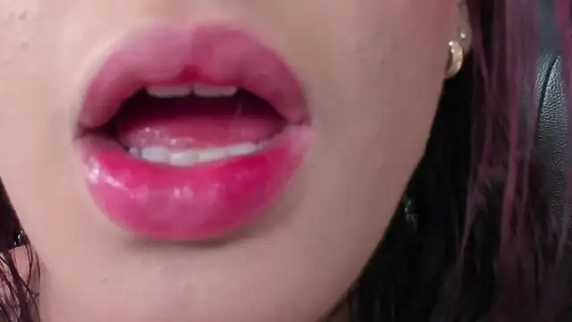 estrellathekk online show from April 23, 2026, 10:11 pm