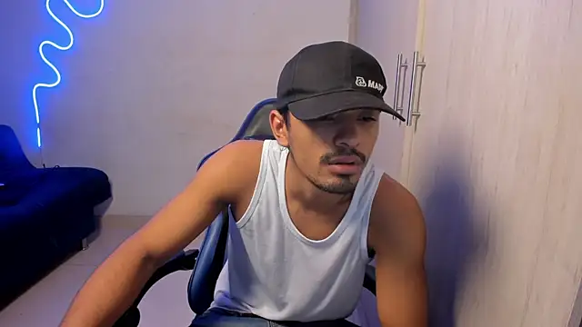 jossi12345j online show from April 10, 2026, 4:41 am