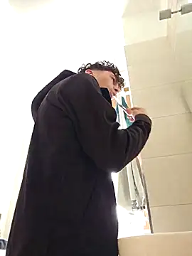 Snapshot of Andreakkkk chatting on March 7, 2026, 9:37 am Andreakkkk online show from March 7, 2026, 9:37 am