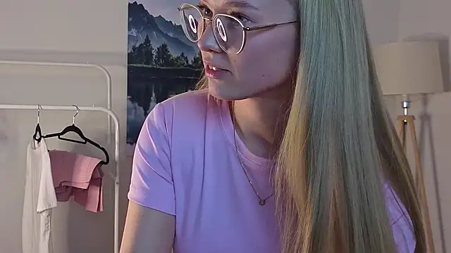 Snapshot of RethaSteimer chatting on March 3, 2026, 10:44 am RethaSteimer online show from March 3, 2026, 10:44 am