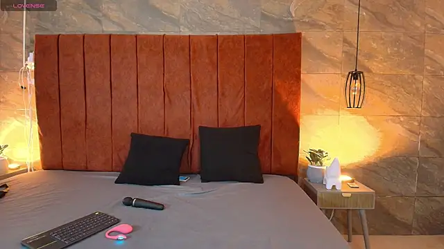 Lauren Rouses online show from April 11, 2026, 4:31 am