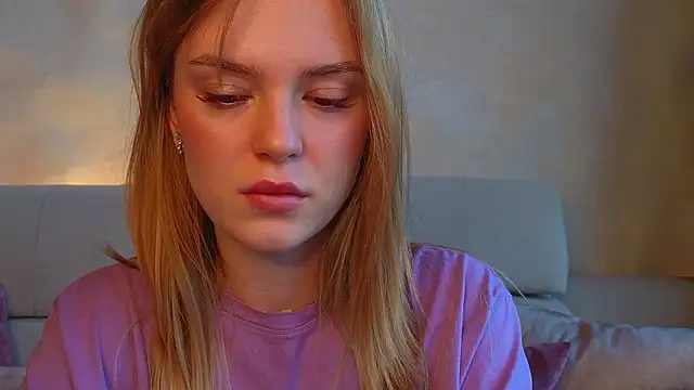 Snapshot of cyberl0ve_ chatting on March 18, 2026, 2:52 pm cyberl0ve online show from March 18, 2026, 2:52 pm