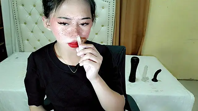 Snapshot of Seductive_sophie chatting on August 4, 2026, 1:54 am Seductive sophie online show from August 4, 2026, 1:54 am