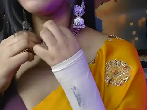 Snapshot of its-samyara chatting on May 23, 2026, 12:37 pm its-samyara online show from May 23, 2026, 12:37 pm