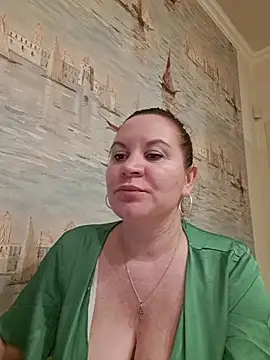 LaraHarper online show from April 16, 2026, 9:39 pm