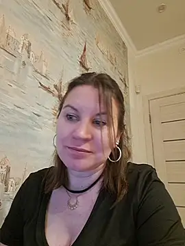 LaraHarper online show from May 11, 2026, 6:49 pm