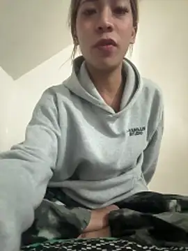 vanessamarieee online show from March 17, 2026, 5:38 pm