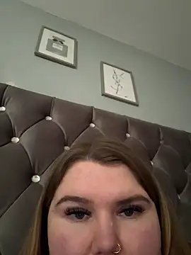 BeeMay22 online show from March 4, 2026, 11:40 am