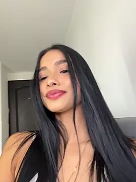 Snapshot of Bella_Smithe chatting on June 9, 2026, 5:03 pm Bella Smithe online show from June 9, 2026, 5:03 pm