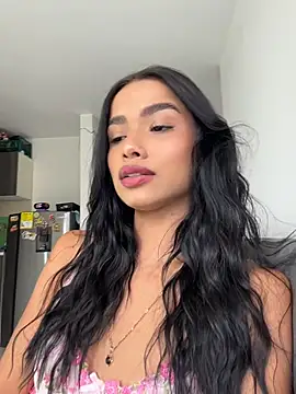 Snapshot of Bella_Smithe chatting on July 22, 2026, 5:48 pm Bella Smithe online show from July 22, 2026, 5:48 pm
