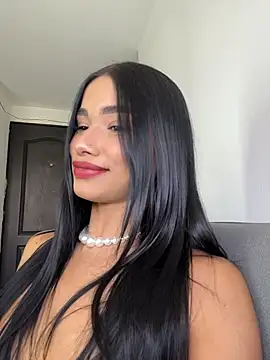 Snapshot of Bella_Smithe chatting on July 18, 2026, 4:26 pm Bella Smithe online show from July 18, 2026, 4:26 pm
