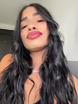 Snapshot of Bella_Smithe chatting on August 4, 2026, 5:06 pm Bella Smithe online show from August 4, 2026, 5:06 pm