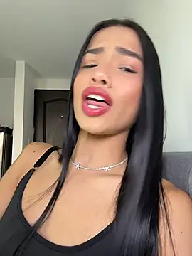 Snapshot of Bella_Smithe chatting on July 11, 2026, 1:33 pm Bella Smithe online show from July 11, 2026, 1:33 pm