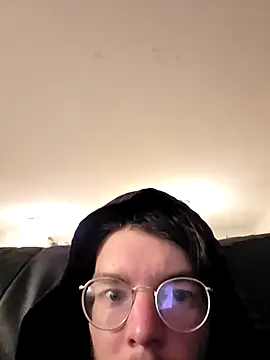Snapshot of KinkyKittyBoy chatting on May 9, 2026, 5:33 am KinkyKittyBoy online show from May 9, 2026, 5:33 am