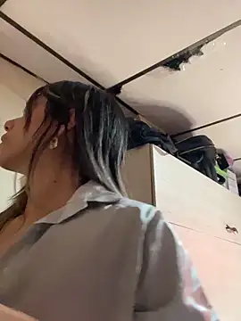 stefanyqueen69 online show from April 30, 2026, 8:57 pm