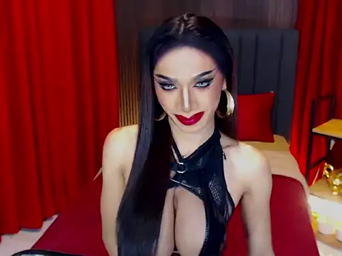 KieraLee online show from June 12, 2026, 2:42 am