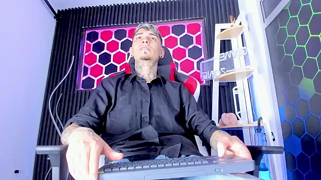 Max Hader  online show from March 21, 2026, 8:19 am