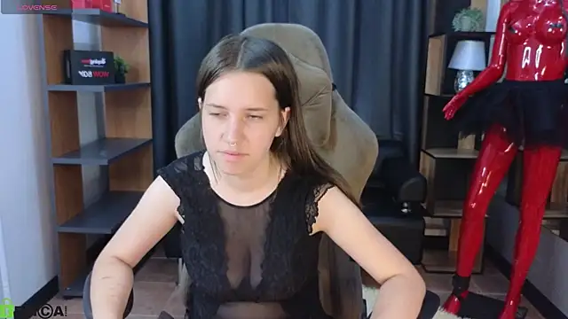 Molly Miavka online show from June 19, 2026, 6:41 am