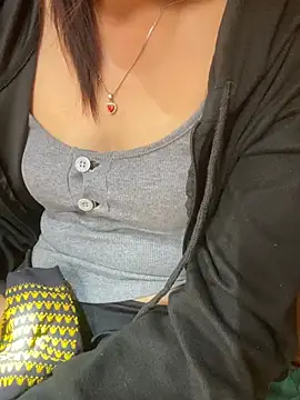 Candy baby01 online show from April 21, 2026, 1:42 am