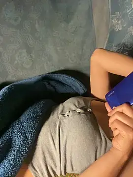 Candy baby01 online show from April 13, 2026, 9:19 pm