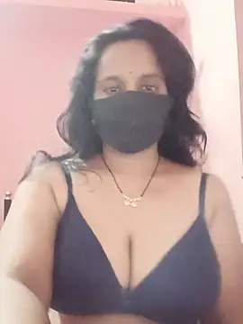 Miss-Dolly07 online show from August 4, 2026, 5:28 pm