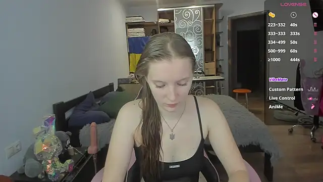 Mary Blu online show from November 26, 2025, 12:27 pm