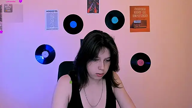 aria wild  online show from June 13, 2026, 7:23 pm