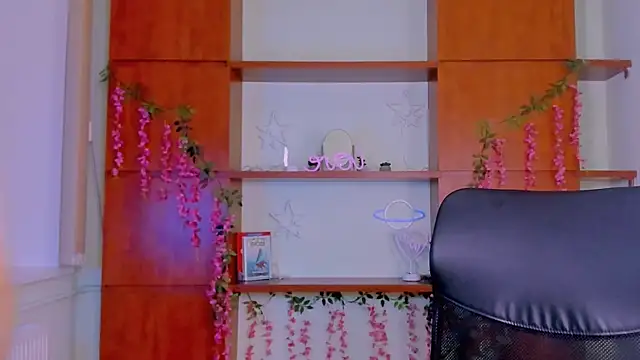 aria wild  online show from June 18, 2026, 8:46 am