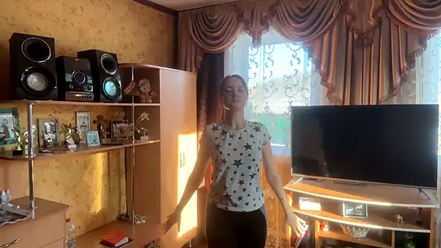 Snapshot of VerginiaWhite chatting on March 12, 2026, 9:35 am VerginiaWhite online show from March 12, 2026, 9:35 am