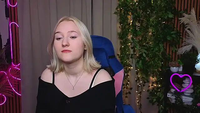 Snapshot of SharonRodriguez chatting on March 23, 2026, 8:47 am SharonRodriguez online show from March 23, 2026, 8:47 am