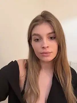 Renesme 28 online show from March 6, 2026, 3:40 pm