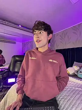 MatthewMoore  online show from April 9, 2026, 12:45 am