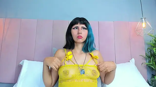 KleoLennox online show from March 16, 2026, 2:43 pm