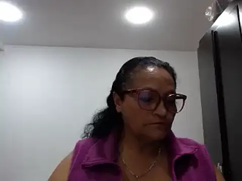  BellaNocturna online show from June 15, 2026, 3:07 am