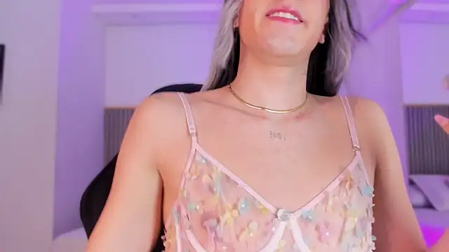 ashvalentine  online show from March 10, 2026, 7:40 pm