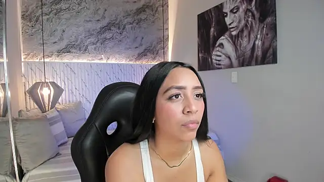 Esmeralda  18 online show from June 5, 2026, 8:36 pm