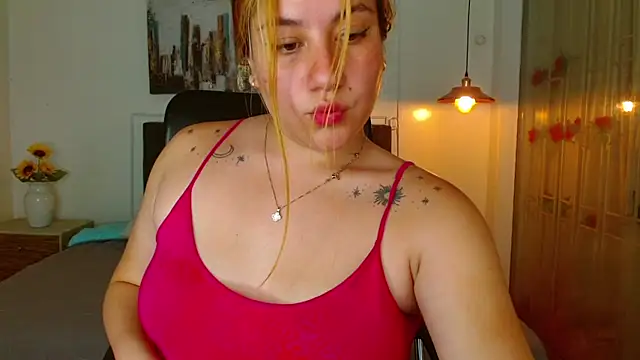 samanthachop online show from April 15, 2026, 7:58 pm