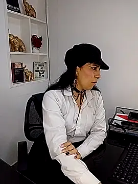 jaade doll online show from March 31, 2026, 1:13 pm