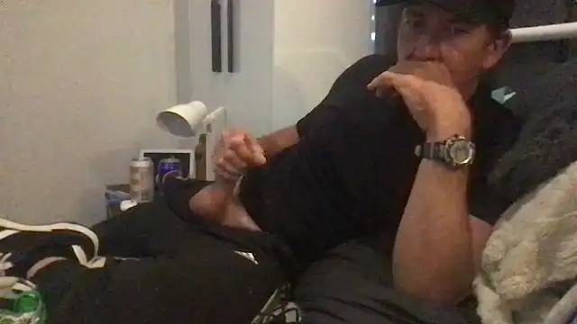 MrBombasticxxx online show from March 4, 2026, 7:54 pm