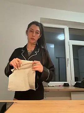 Snapshot of LaMargarett chatting on March 4, 2026, 8:27 pm LaMargarett online show from March 4, 2026, 8:27 pm