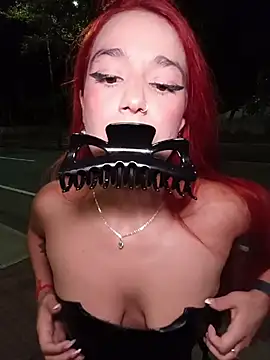 isabella ferrer99 online show from May 6, 2026, 4:49 am