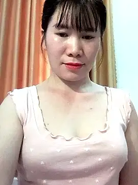 Snapshot of Bondgirl_9 chatting on May 16, 2026, 6:23 am Bondgirl 9 online show from May 16, 2026, 6:23 am