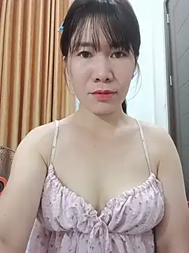 Snapshot of Bondgirl_9 chatting on July 6, 2026, 11:17 am Bondgirl 9 online show from July 6, 2026, 11:17 am