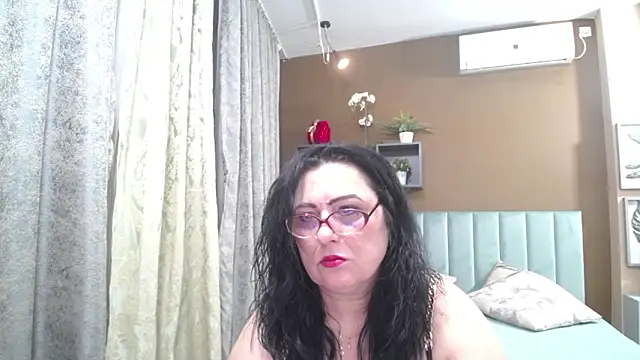 ValerieSmiths online show from March 8, 2026, 7:44 am