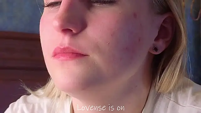 CatarinaGulla online show from April 24, 2026, 2:30 pm