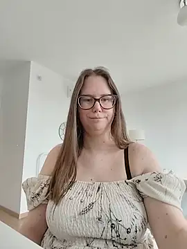 CelineThompson online show from May 21, 2026, 3:42 pm
