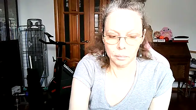 Snapshot of Helly_nana chatting on March 19, 2026, 11:21 am Helly nana online show from March 19, 2026, 11:21 am