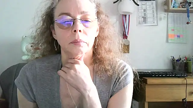 Snapshot of Helly_nana chatting on March 22, 2026, 2:29 pm Helly nana online show from March 22, 2026, 2:29 pm