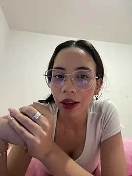 Nicole Cute04 online show from July 26, 2026, 5:03 am