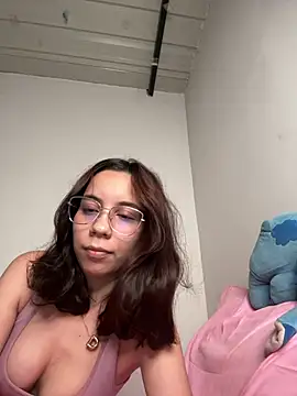 Snapshot of Nicole_Cute04 chatting on May 4, 2026, 3:43 am Nicole Cute04 online show from May 4, 2026, 3:43 am